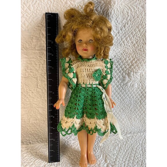 Vintage Shirley Temple Doll with Green & Ivory hand crocheted dress - Picture 6 of 11